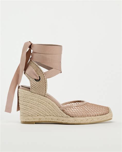 Le espadrillas con la zeppa, scarpe top dell'Estate 2024